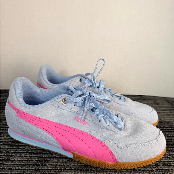 NWOB-Puma Women's Pink and Periwinkle Sneakers-Size:10 - Picture 8 of 12